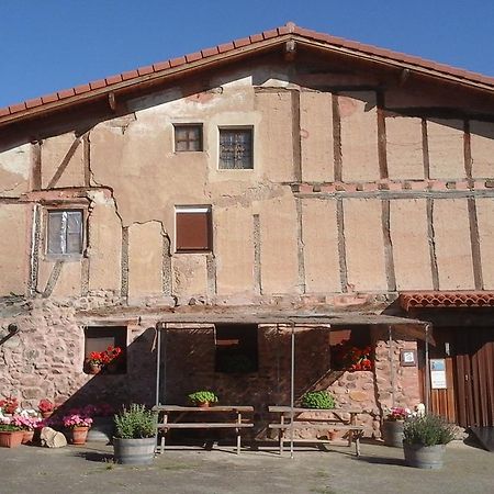 Хостел Refugio Peregrinos Acacio & Orietta Viloria de Rioja Экстерьер фото