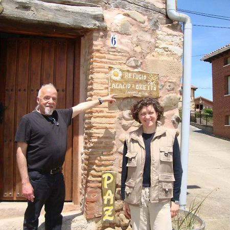 Хостел Refugio Peregrinos Acacio & Orietta Viloria de Rioja Экстерьер фото