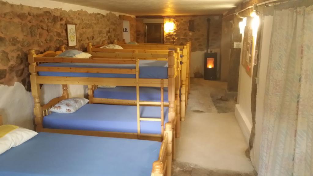 Хостел Refugio Peregrinos Acacio & Orietta Viloria de Rioja Номер фото