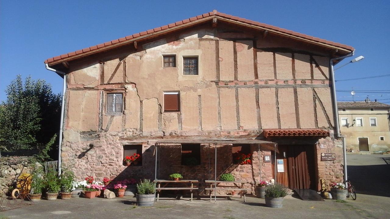 Хостел Refugio Peregrinos Acacio & Orietta Viloria de Rioja Экстерьер фото