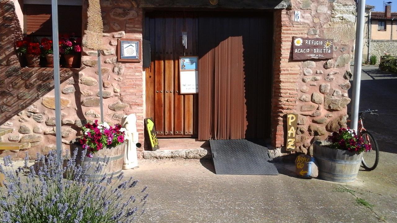 Хостел Refugio Peregrinos Acacio & Orietta Viloria de Rioja Экстерьер фото