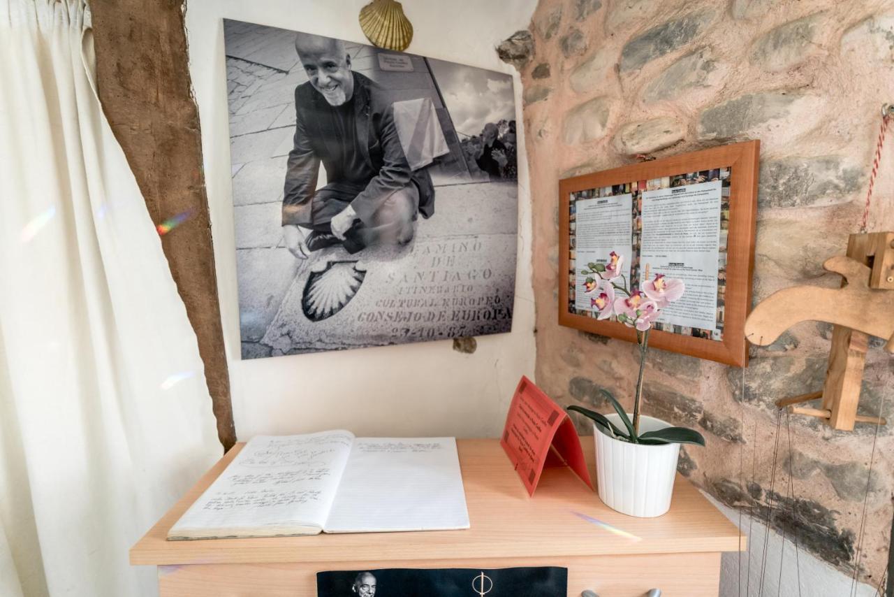 Хостел Refugio Peregrinos Acacio & Orietta Viloria de Rioja Экстерьер фото