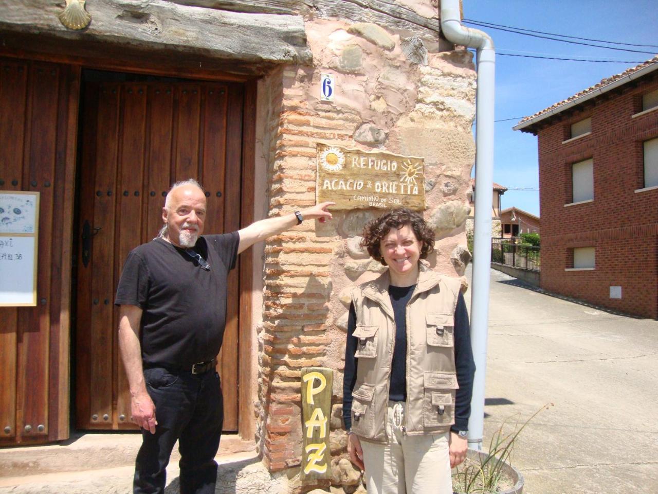 Хостел Refugio Peregrinos Acacio & Orietta Viloria de Rioja Экстерьер фото